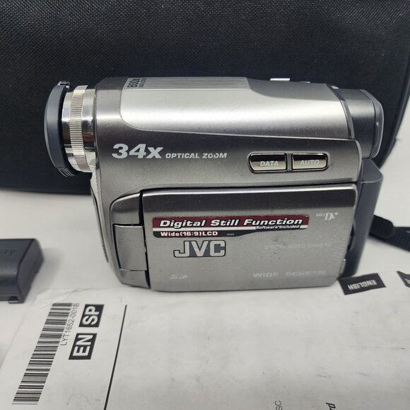 JVC GR-D770U Digital Video Camera With 34x Optical Zoom Accessories & Case - Picture 2 of 16